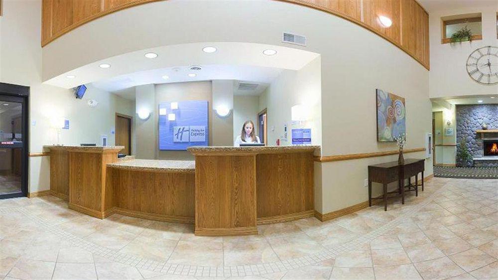 Holiday Inn Express Hotel & Suites Antigo By Ihg Extérieur photo