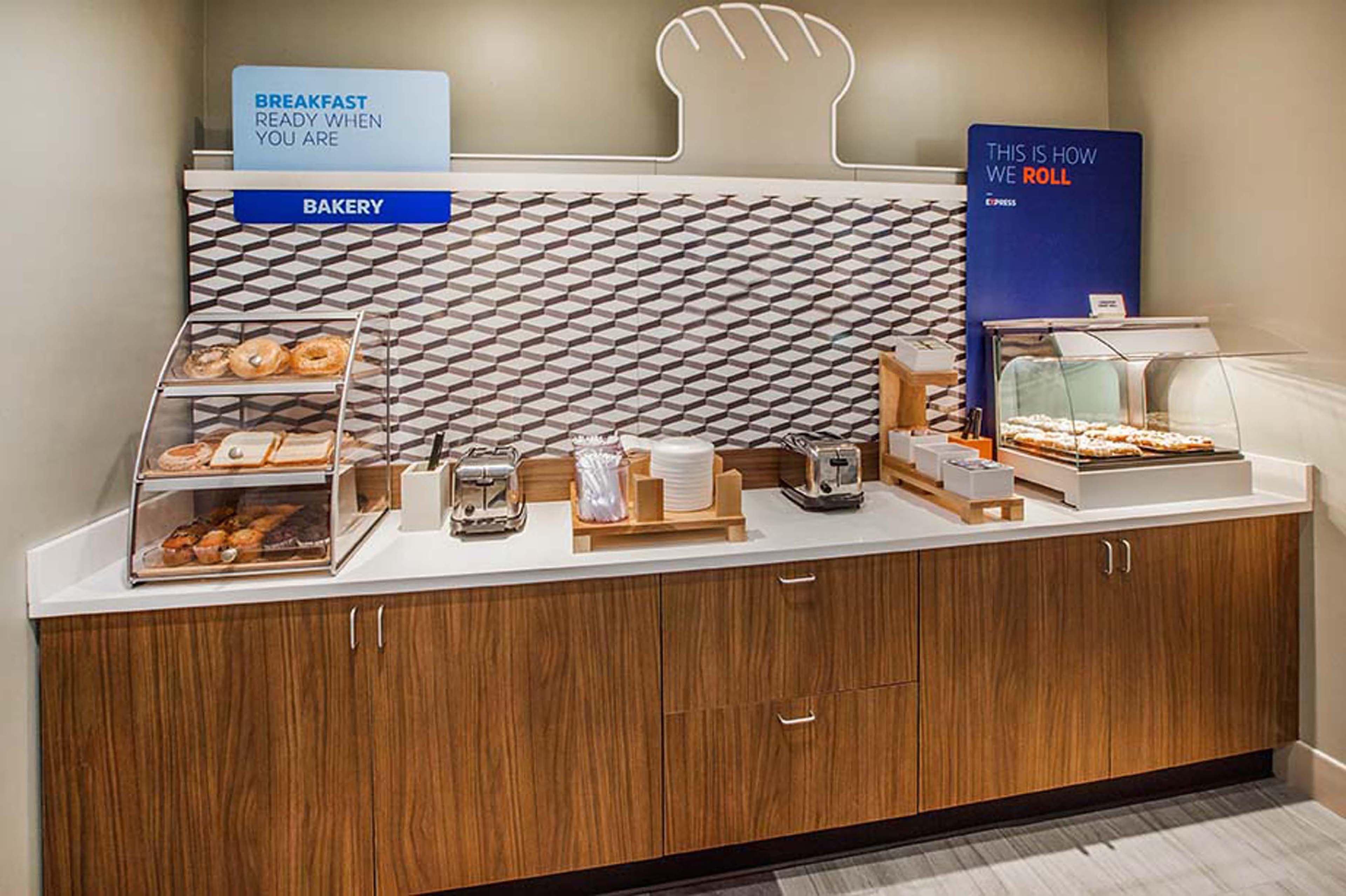 Holiday Inn Express Hotel & Suites Antigo By Ihg Extérieur photo