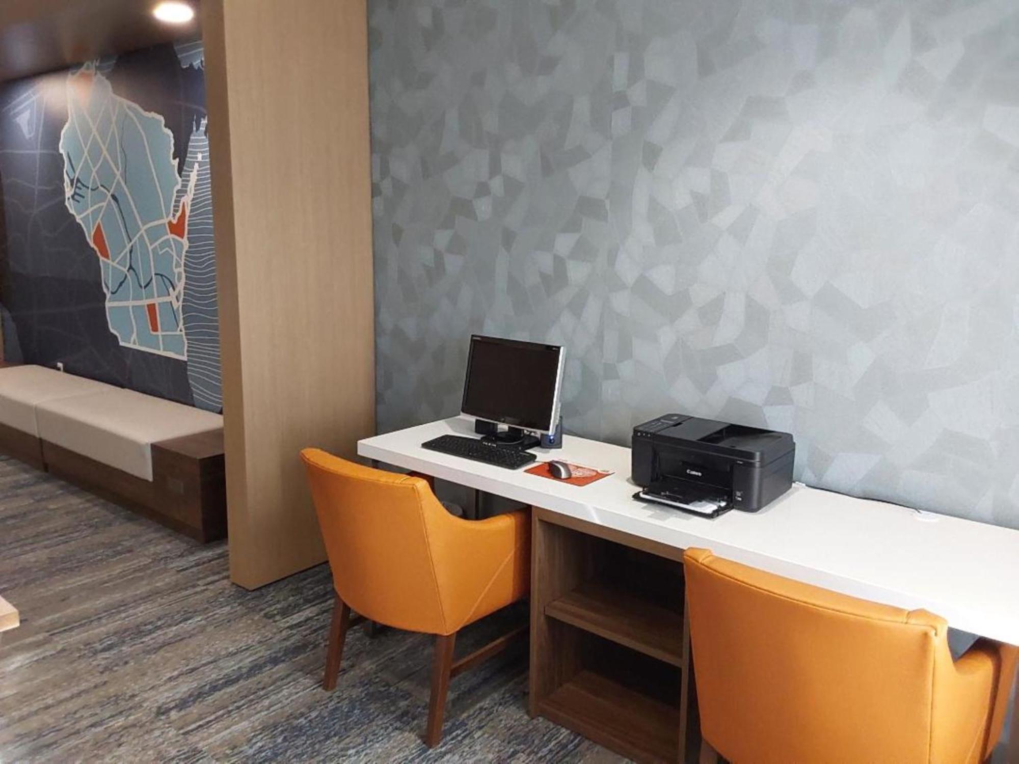 Holiday Inn Express Hotel & Suites Antigo By Ihg Extérieur photo