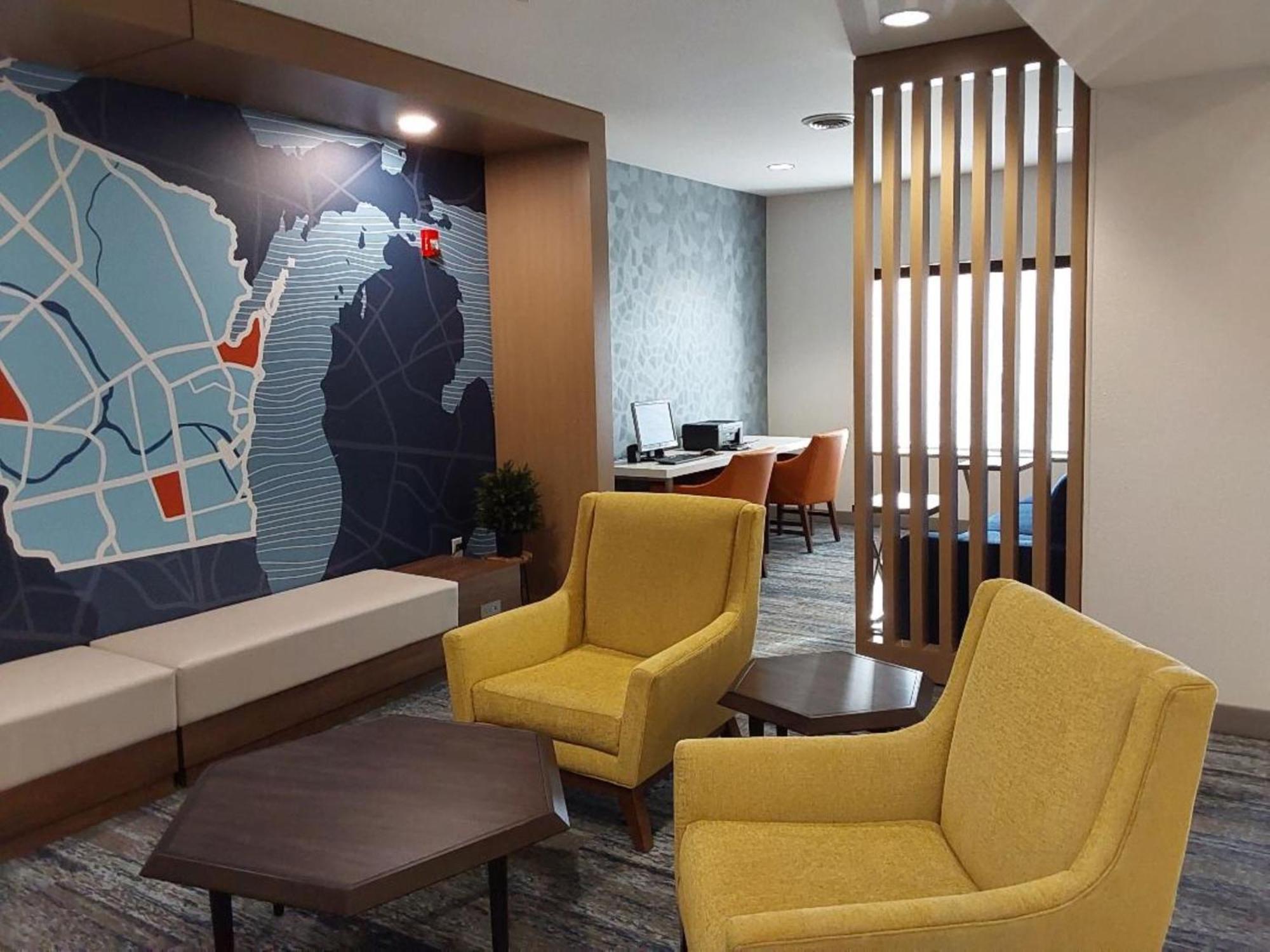 Holiday Inn Express Hotel & Suites Antigo By Ihg Extérieur photo