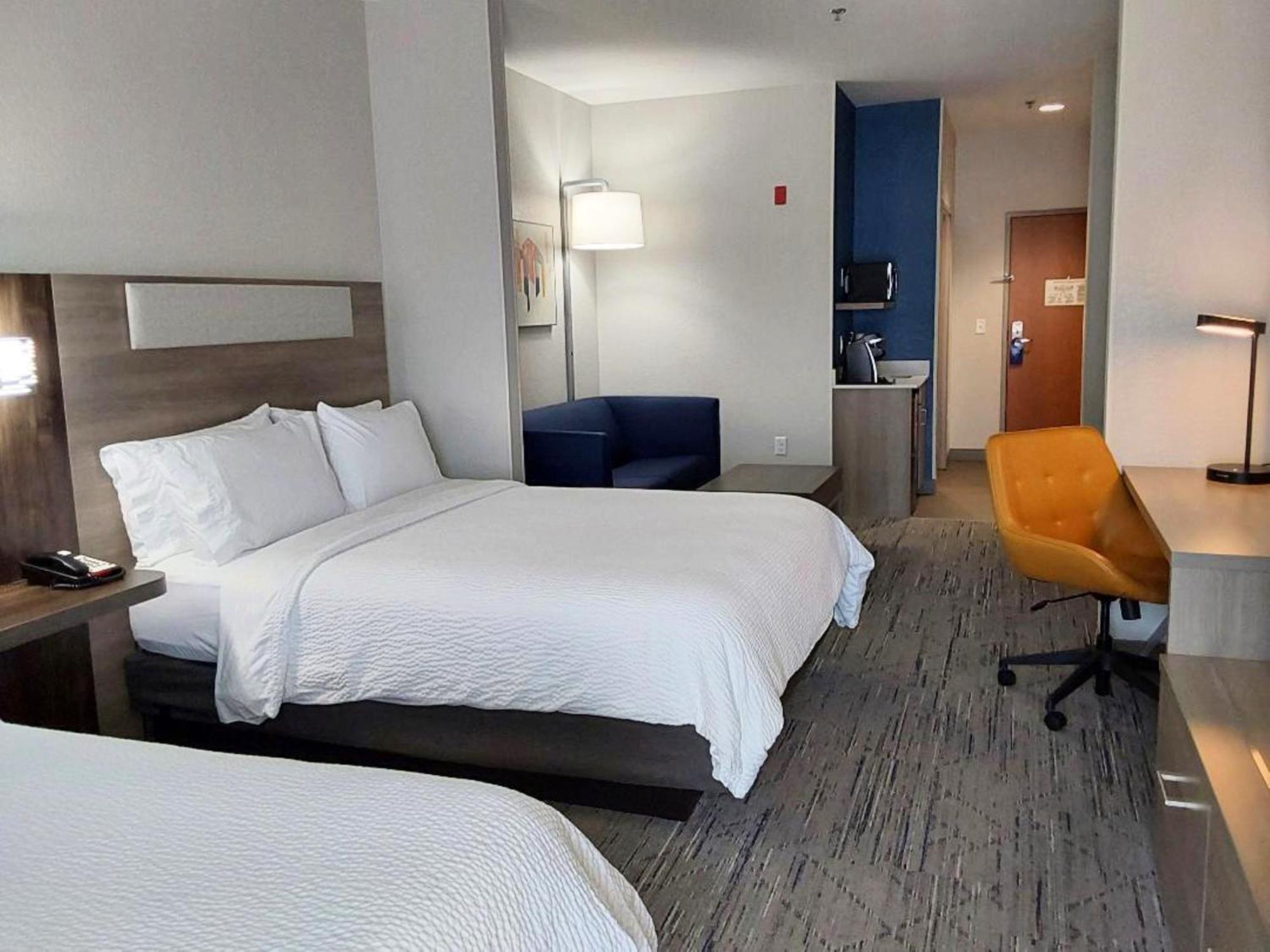Holiday Inn Express Hotel & Suites Antigo By Ihg Extérieur photo