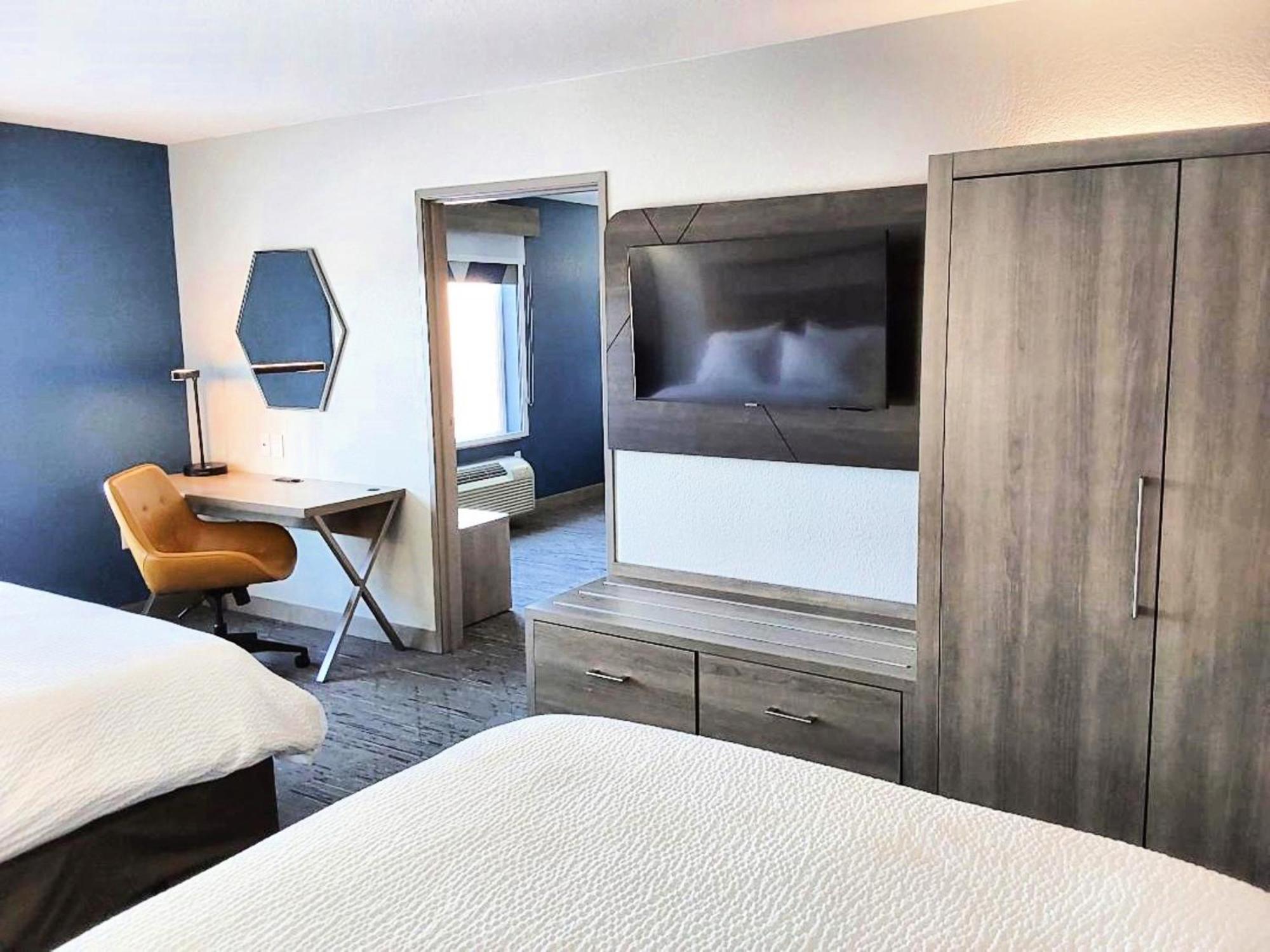 Holiday Inn Express Hotel & Suites Antigo By Ihg Extérieur photo
