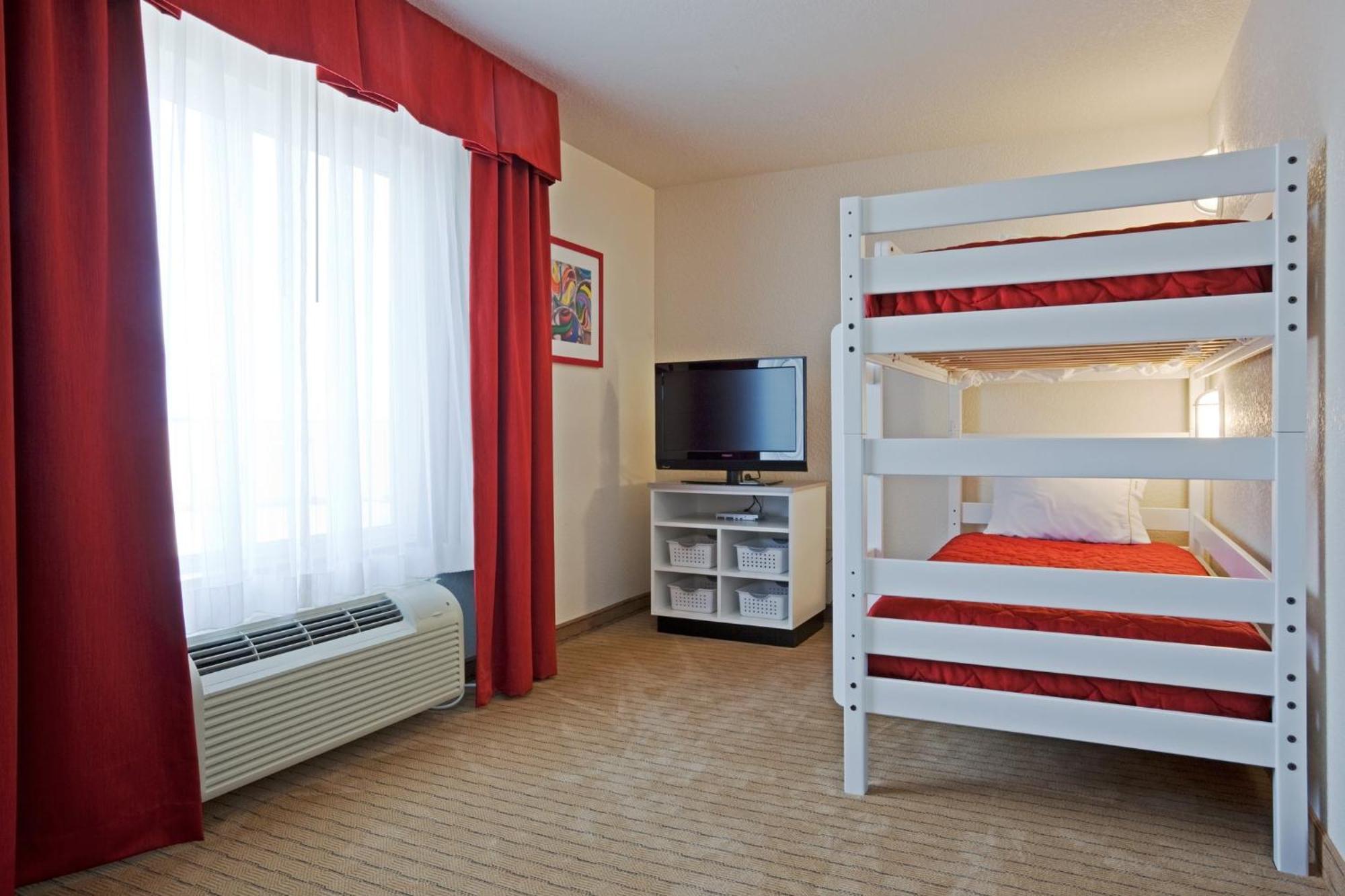 Holiday Inn Express Hotel & Suites Antigo By Ihg Extérieur photo