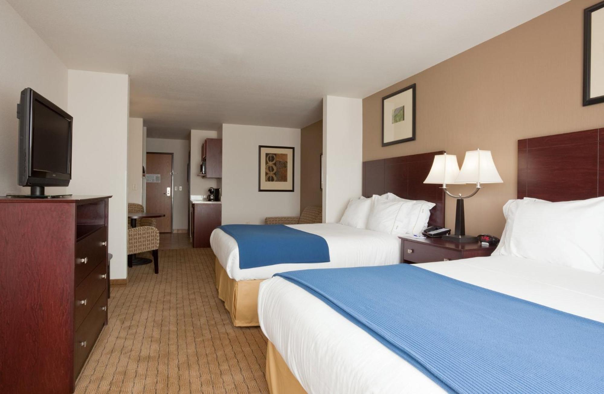 Holiday Inn Express Hotel & Suites Antigo By Ihg Extérieur photo