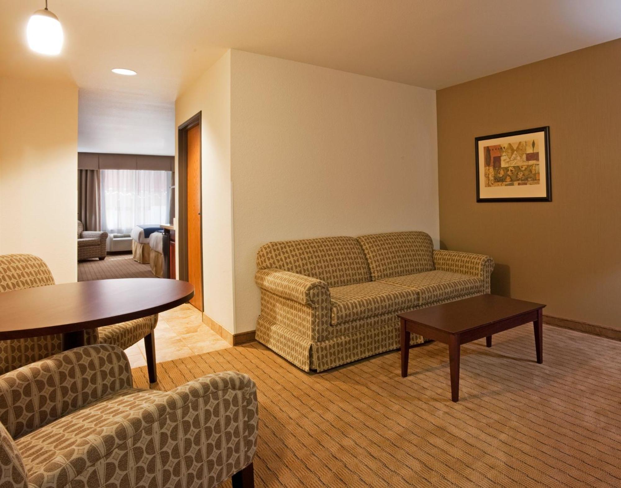 Holiday Inn Express Hotel & Suites Antigo By Ihg Extérieur photo