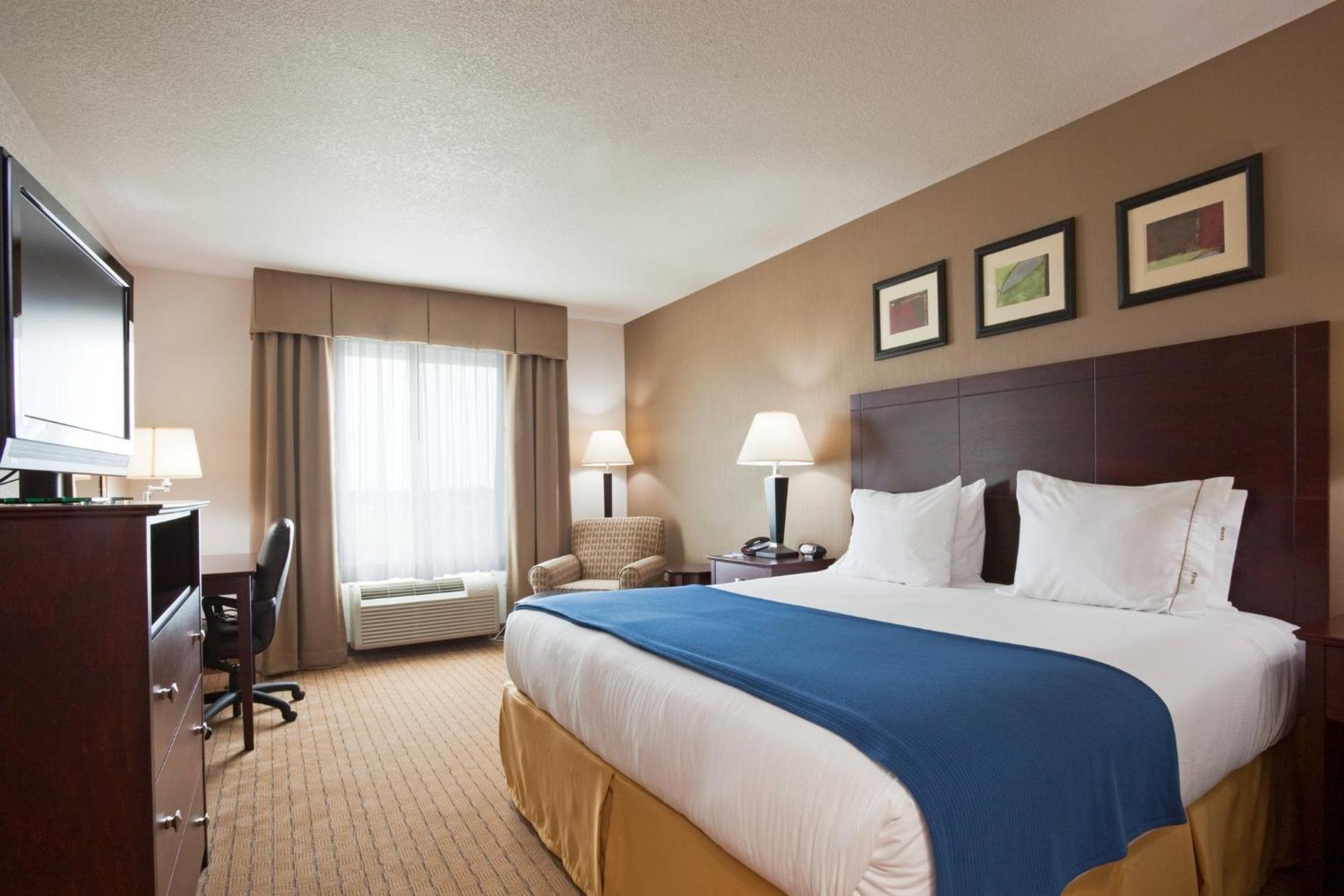 Holiday Inn Express Hotel & Suites Antigo By Ihg Extérieur photo