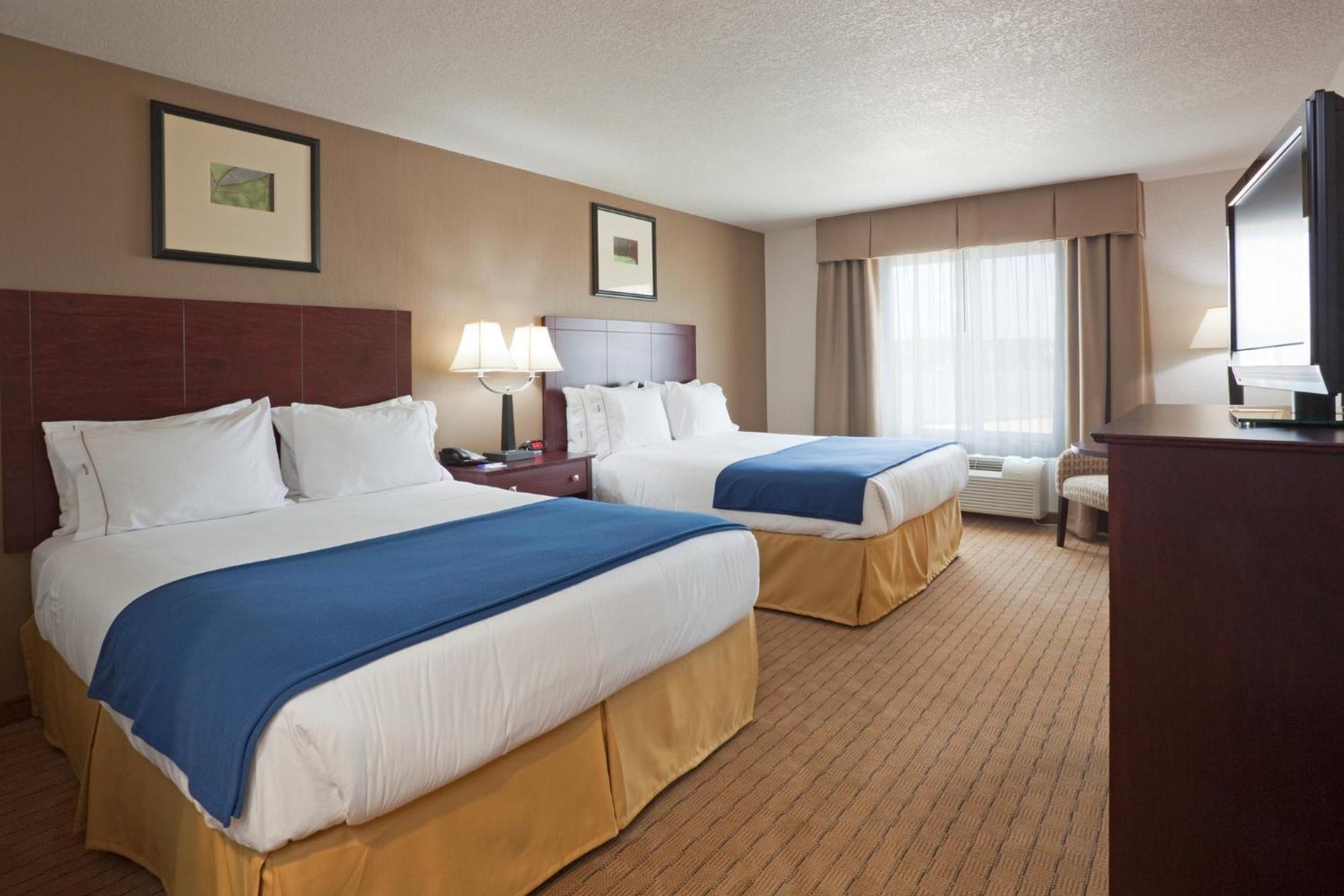 Holiday Inn Express Hotel & Suites Antigo By Ihg Extérieur photo