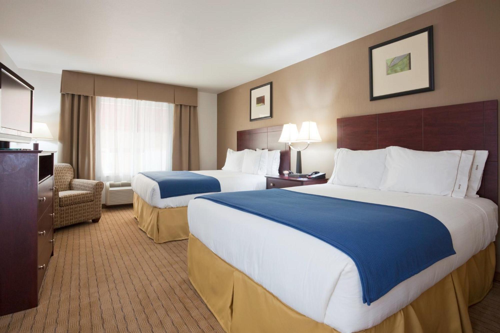Holiday Inn Express Hotel & Suites Antigo By Ihg Extérieur photo