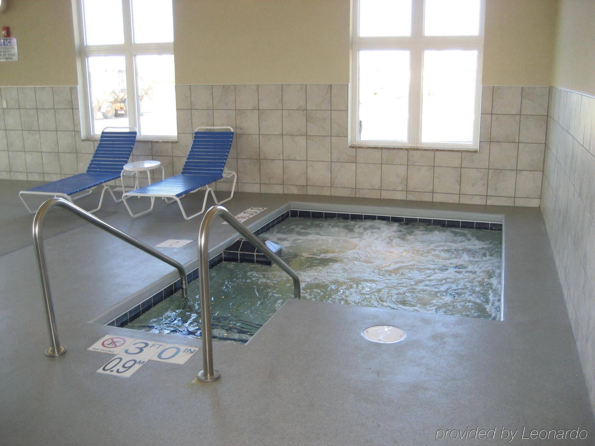 Holiday Inn Express Hotel & Suites Antigo By Ihg Extérieur photo