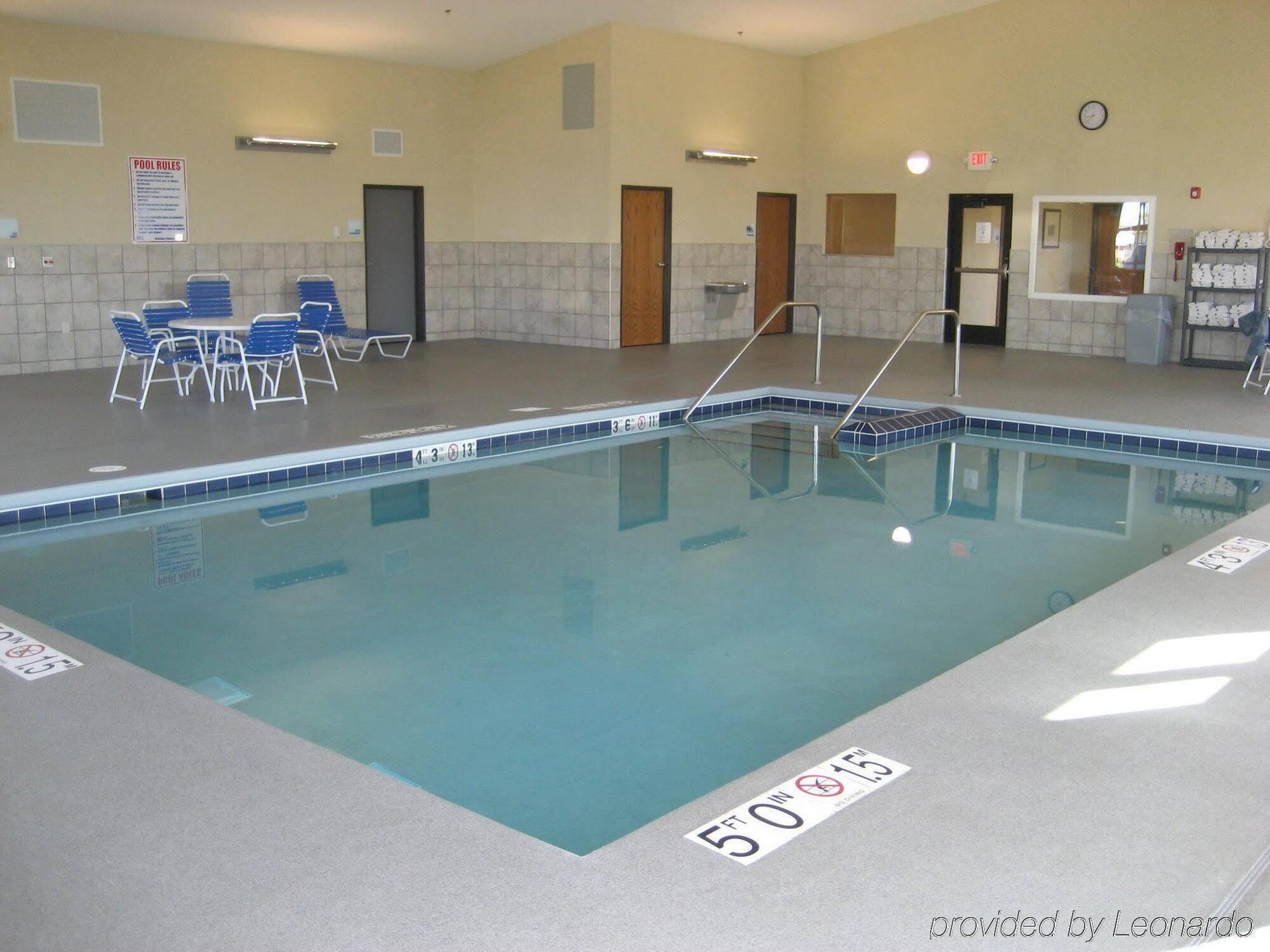 Holiday Inn Express Hotel & Suites Antigo By Ihg Extérieur photo