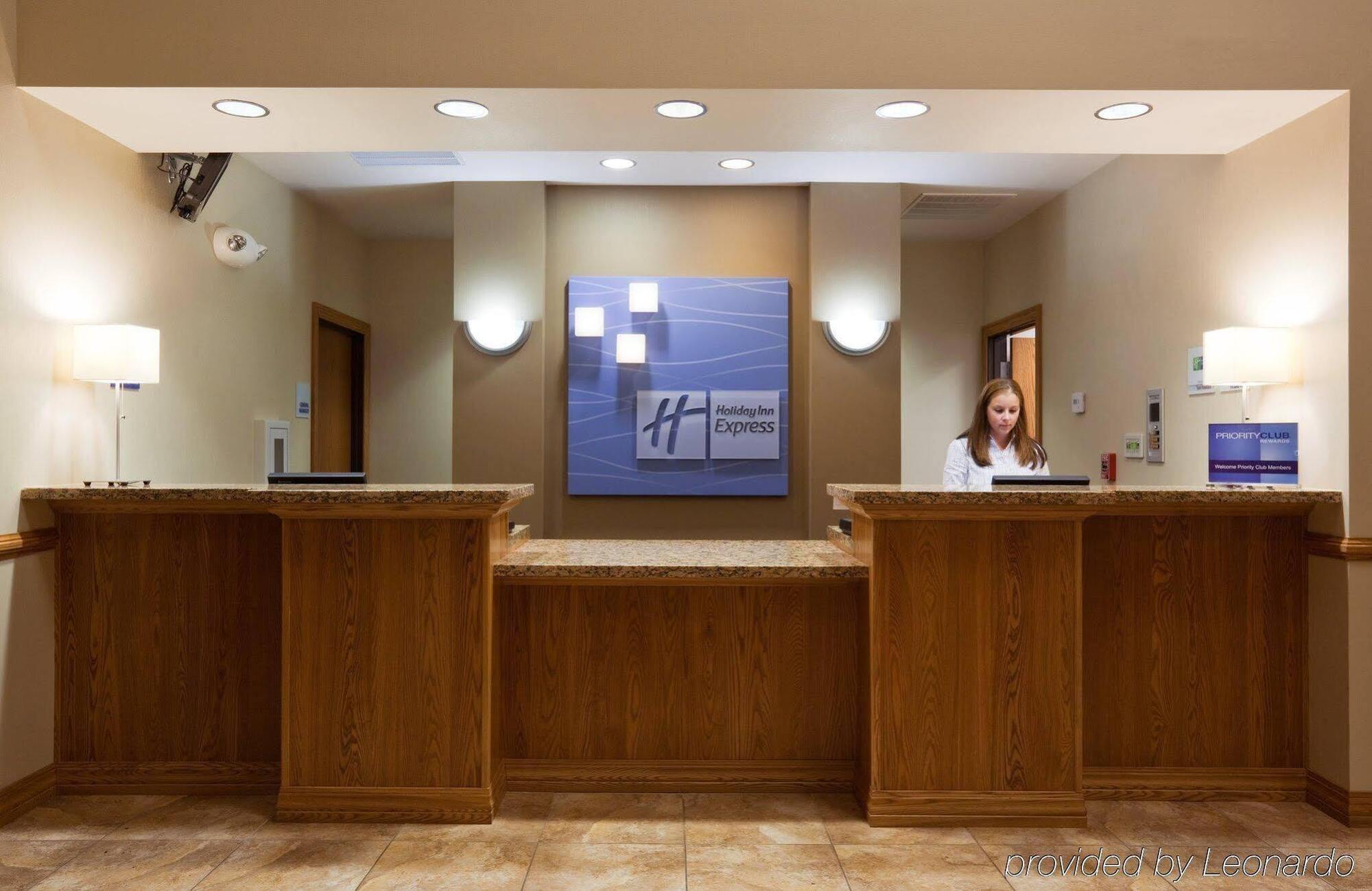 Holiday Inn Express Hotel & Suites Antigo By Ihg Extérieur photo